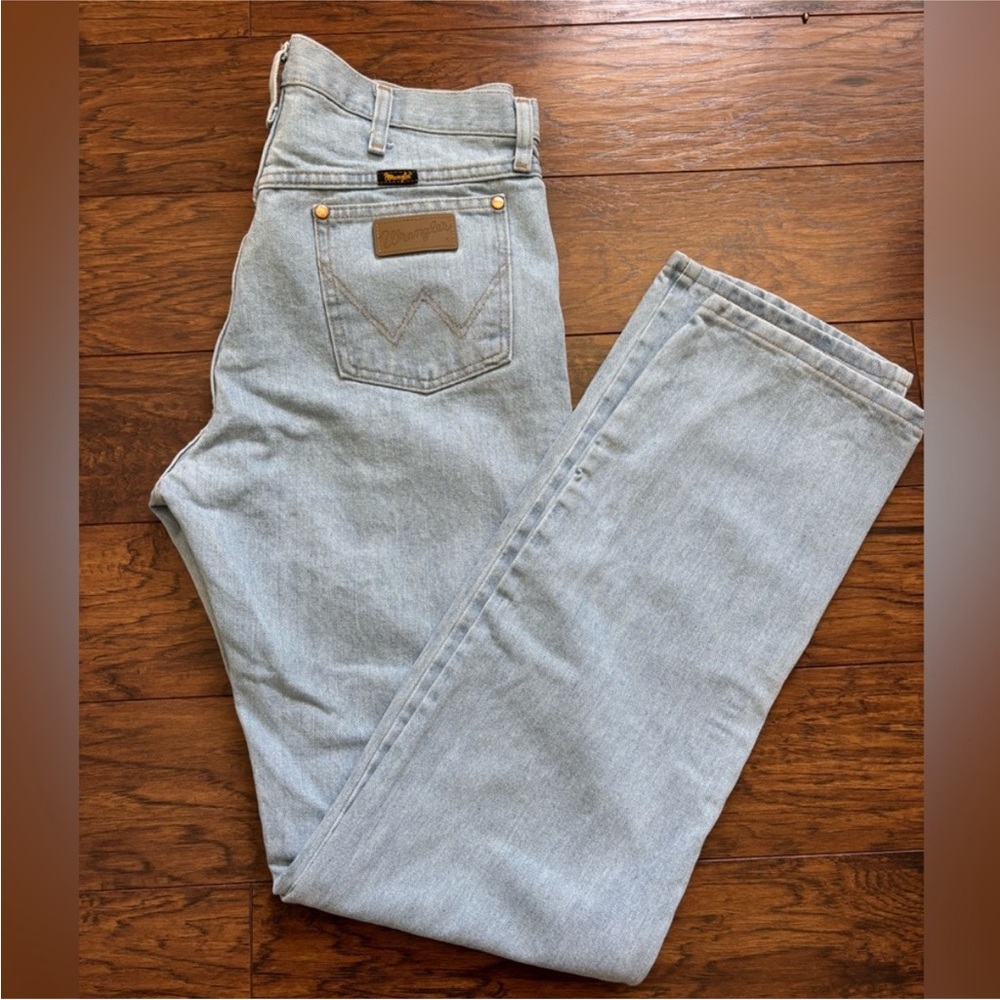 Wrangler Light Blue Denim Jeans | Never Worn
Cowboy but with comfortable stretch